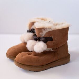 UGG Gita Boots Kids Size 3 NEW Chestnut Suede Sheepskin Pom Pom Bow Winter Boots